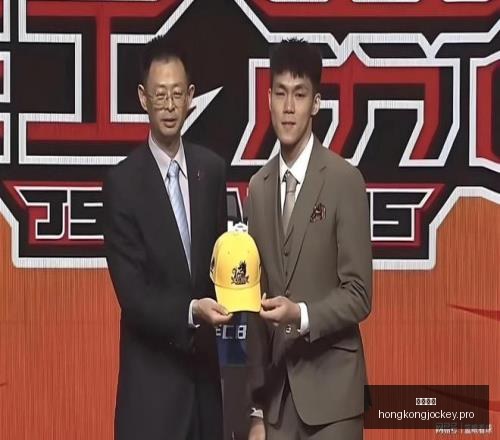 蓝色电竞新,英雄首秀,技能革新引,香港马会,赛程安排,赛果查询,马匹资料,赛事动态